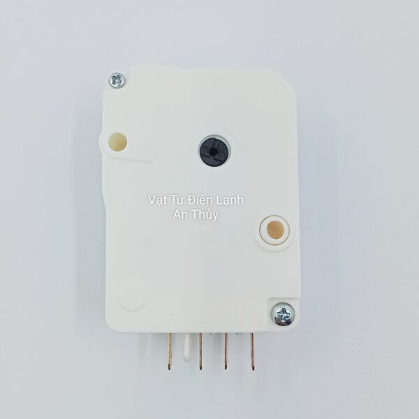 Đồng Hồ Timer Tủ Lạnh Thái Lan 704 Chân Nguồn 1-3