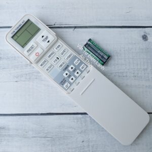 Remote Máy Lạnh TOSHIBA Trượt Trắng Dài - Tặng Kèm Pin Hàng Hãng