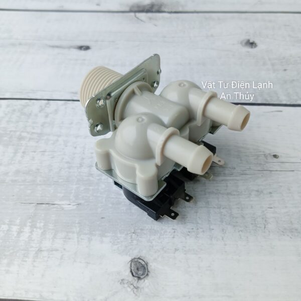 Van cấp nước máy giặt LG 2 cổng 12V màu sữa 5220FR2067J hàng thường