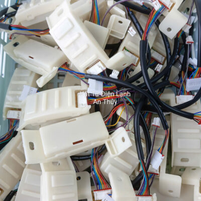 Mắt nhận máy lạnh LG 3 đèn 9 chân có hộp nhựa