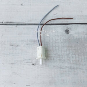 Công tắc cửa tủ lạnh 220V loại có dây