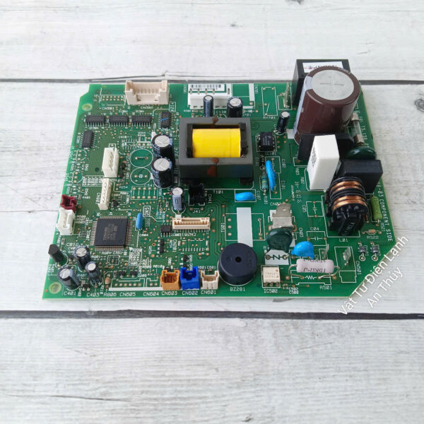 Bo mạch dàn lạnh máy lạnh Toshiba mã 13G2KVP-E