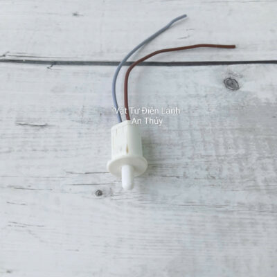 Công tắc cửa tủ lạnh 220V loại có dây