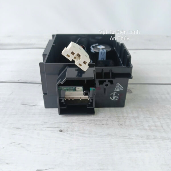 Bo mạch công suất tủ lanh Aqua VTH1113Y