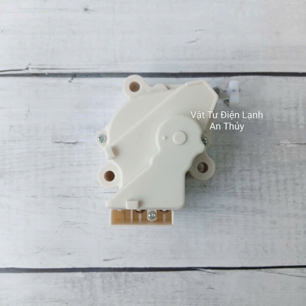 Xả máy giặt Panasonic, Lg 2 chân 220V cửa trên màu trắng