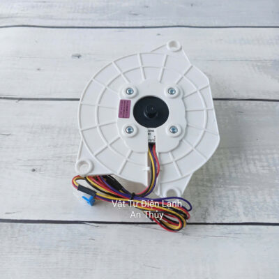 Quạt tủ lạnh LG 12V 4 dây 1A trắng tròn rắc cắm dẹp
