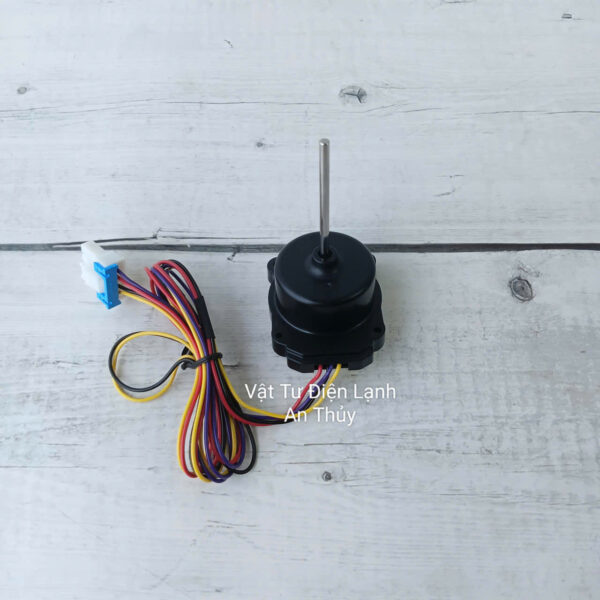Quạt tủ lạnh LG 12V 4 dây 1A trục dài 4.5cm màu đen rắc cắm dẹp