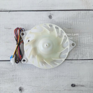 Quạt tủ lạnh LG 12V 4 dây 1A trắng tròn rắc cắm dẹp