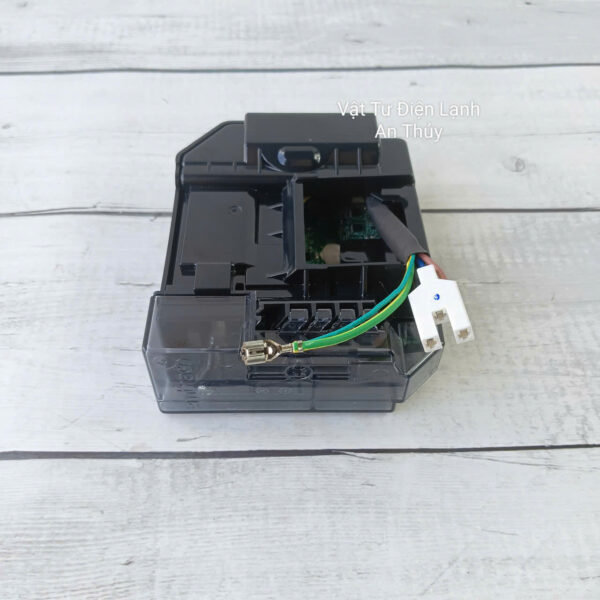 Bo mạch công suất tủ lạnh Aqua AQR-I565AS