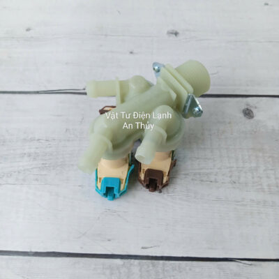 Van cấp nước máy giặt Electrolux 3 cổng 220V chân chéo (Zắc Cắm To)