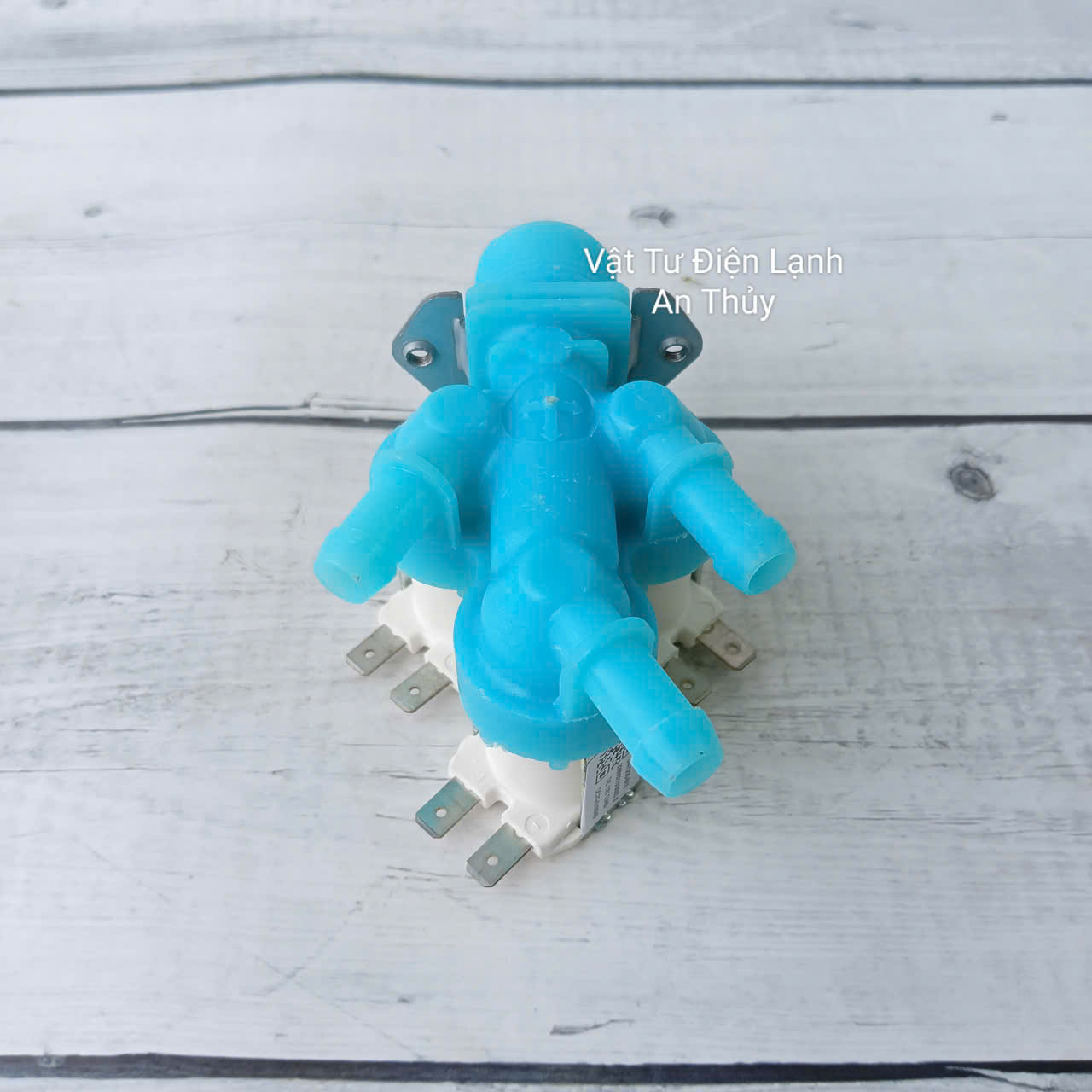 Van cấp nước máy giặt Lg, Samsung, Electrolux 3 cổng 12V màu xanh hàng tốt Van cấp nước máy giặt Lg, Samsung, Electrolux 3 cổng 12V màu xanh hàng tốt