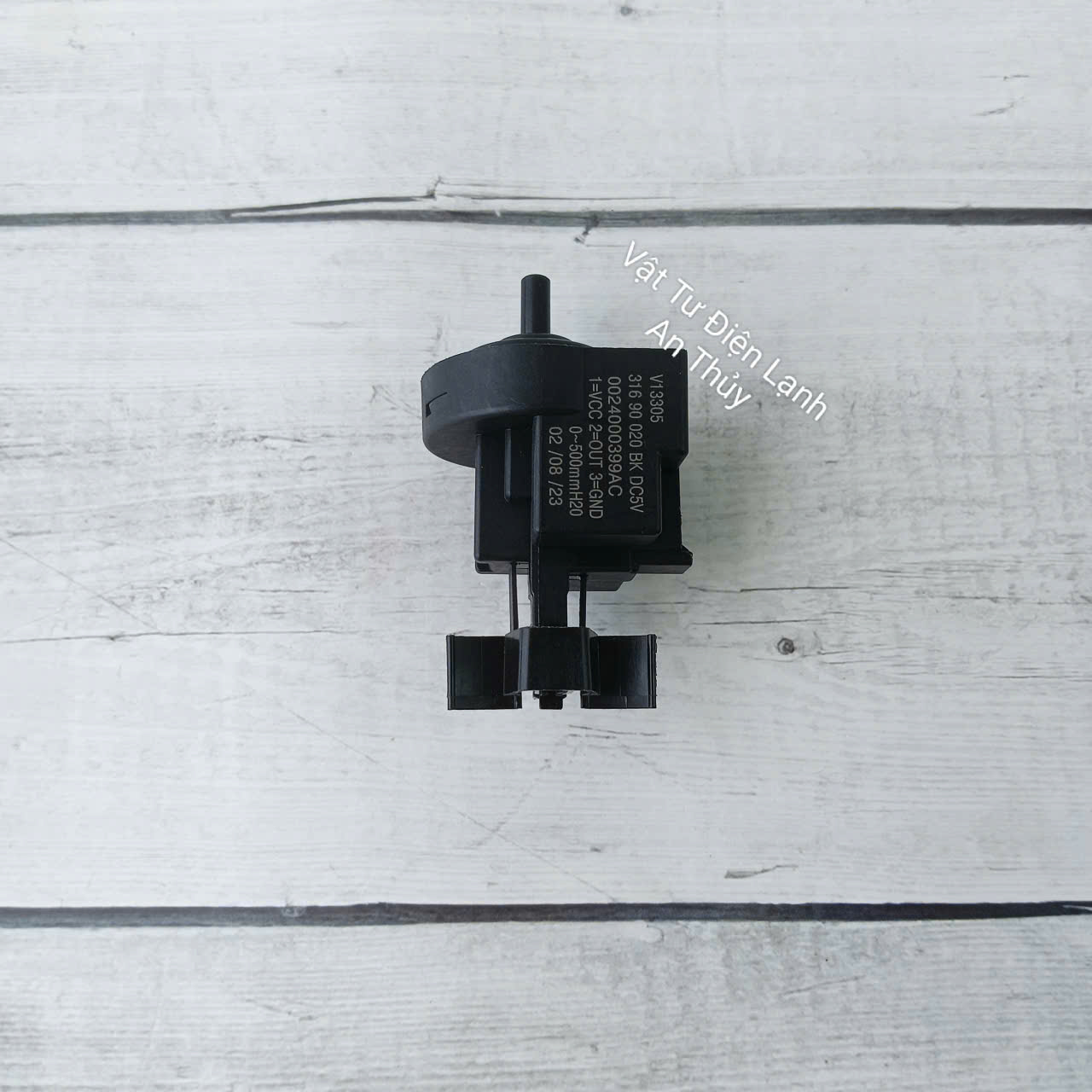 Phao máy giặt Aqua cửa ngang màu đen (V13305) Phao máy giặt Aqua cửa ngang màu đen (V13305)