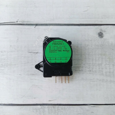 Đồng hồ Time tủ lạnh Toshiba màu đen