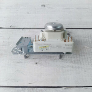 Đồng hồ lò vi sóng 4 chân không nướng 220V Model: TM30MU01E