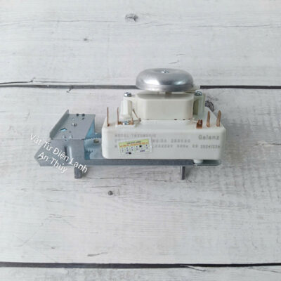 Đồng hồ lò vi sóng 4 chân không nướng 220V Model: TM30MU01E