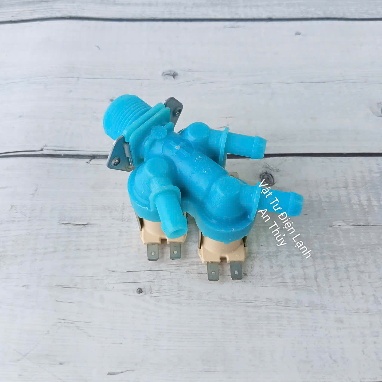 Van cấp nước máy giặt Lg, Samsung, Electrolux 3 cổng 220V màu xanh hàng tốt Van cấp nước máy giặt Lg, Samsung, Electrolux 3 cổng 220V màu xanh hàng tốt