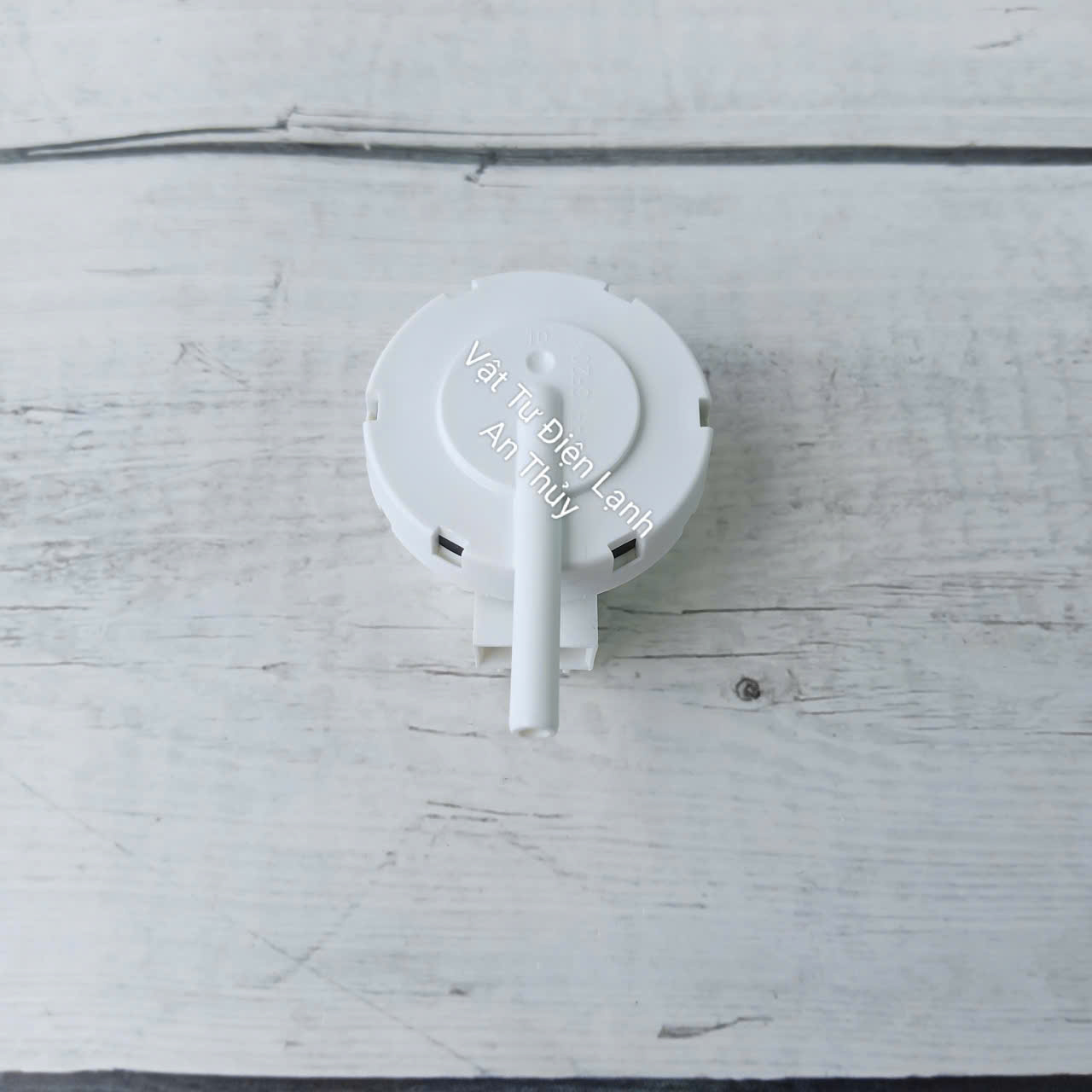 Phao máy giặt Aqua 2 chân đường kích 4.4cm Phao máy giặt Aqua 2 chân đường kích 4.4cm