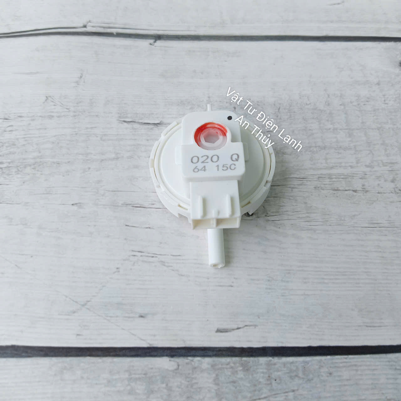 Phao máy giặt Sharp 2 chân đường kích 4.4cm Phao máy giặt Sharp 2 chân đường kích 4.4cm