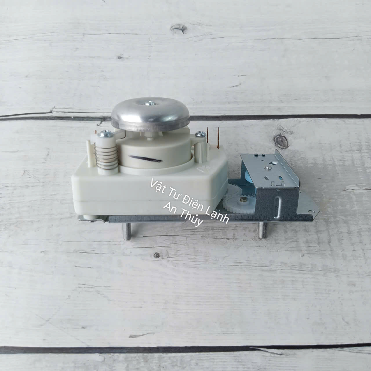 Đồng hồ lò vi sóng 4 chân không nướng 220V Model: TM30MU01E Đồng hồ lò vi sóng 4 chân không nướng 220V Model: TM30MU01E