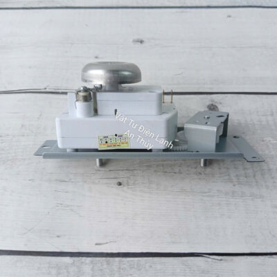 Đồng hồ lò vi sóng 6 chân có nướng 220V Model: VFD35M106 LL EG