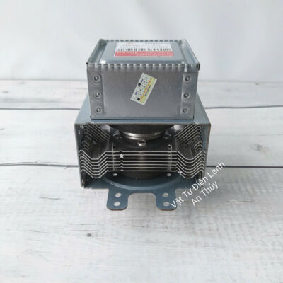 Đèn lò vi sóng chân rời - cùng hướng rắc cắm và hướng sóng ( 7 sóng ) 220V ( 623 )