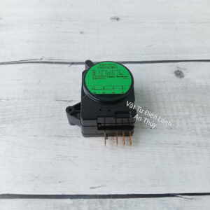 Đồng hồ Time tủ lạnh Toshiba màu đen