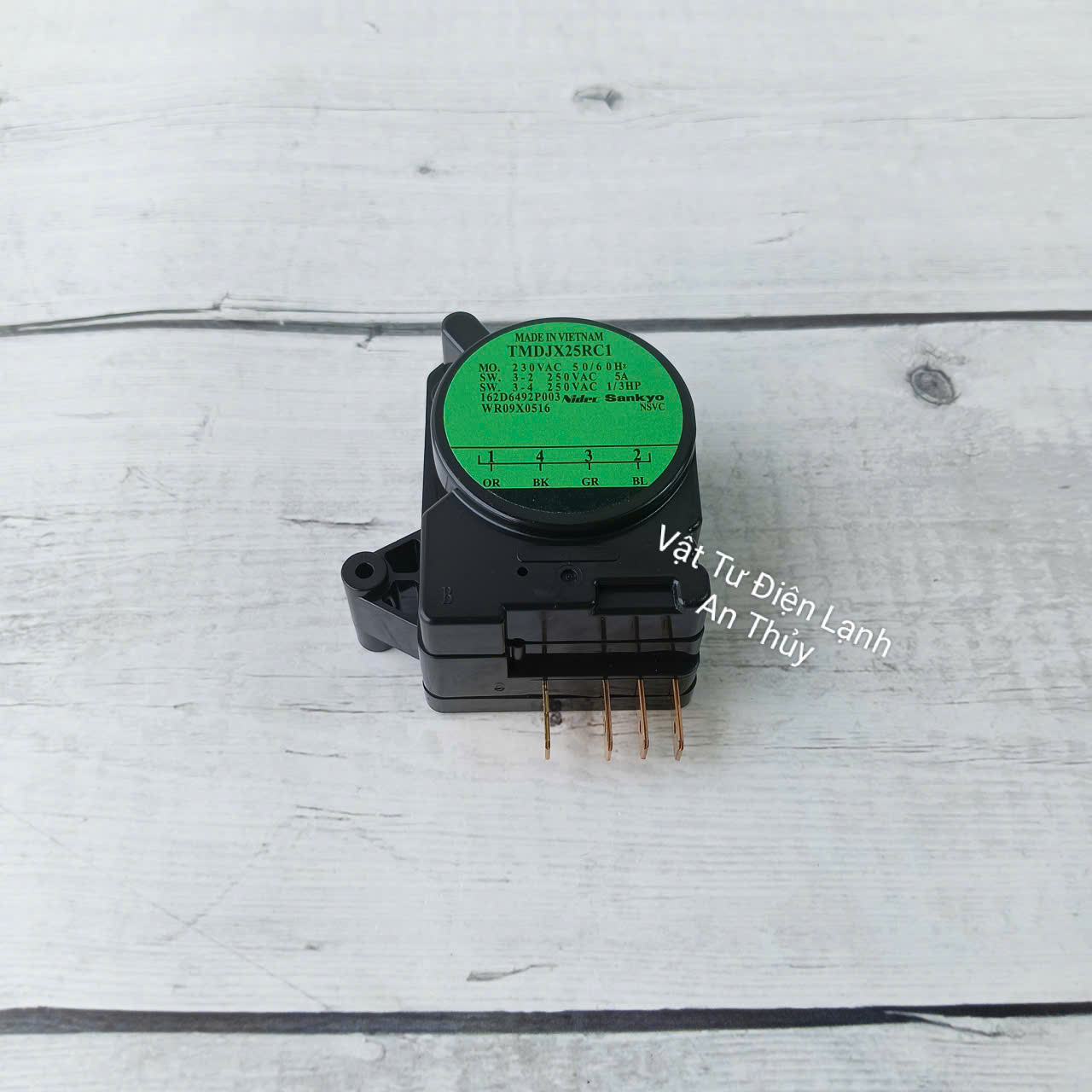 Đồng hồ Time tủ lạnh Toshiba màu đen Đồng hồ Time tủ lạnh Toshiba màu đen