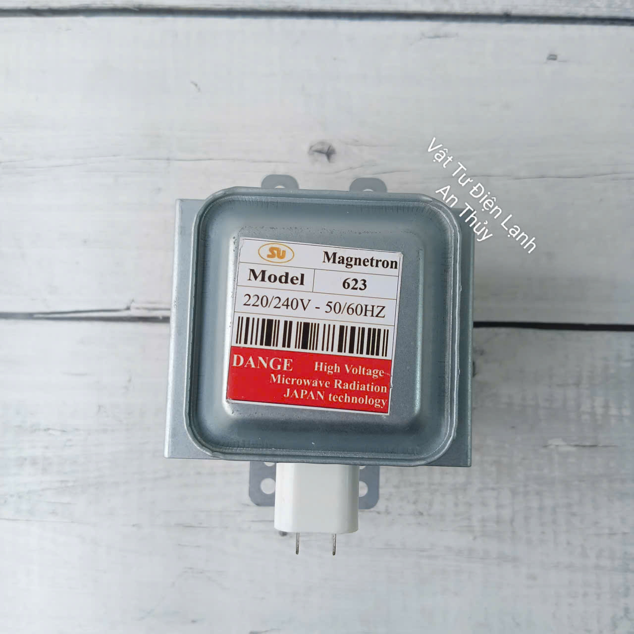 Đèn lò vi sóng chân rời - cùng hướng rắc cắm và hướng sóng ( 6 sóng ) 220V ( 623 ) Đèn lò vi sóng chân rời - cùng hướng rắc cắm và hướng sóng ( 6 sóng ) 220V ( 623 )