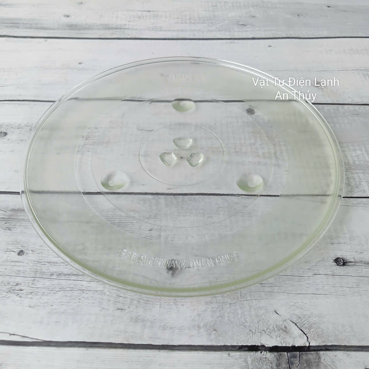 Đĩa thuỷ tinh lò vi sóng đường kính 31.5cm có vấu Đĩa thuỷ tinh lò vi sóng đường kính 31.5cm có vấu